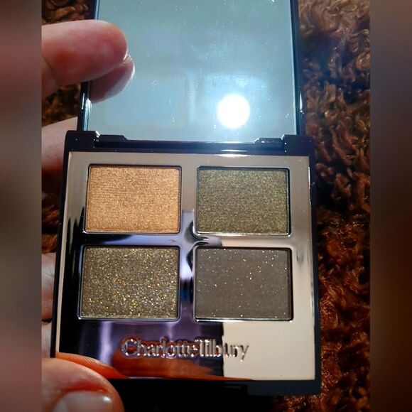 Charlotte Tilbury Eyeshadow Palette - Gold and Brown - Picture 1 of 4